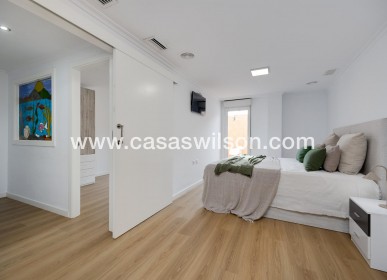 Sale - Apartment - Torrevieja - Centro
