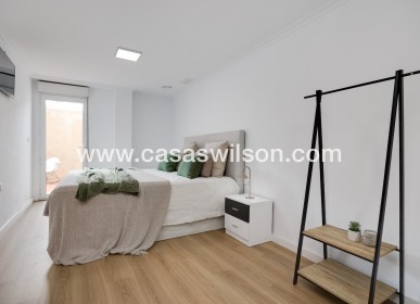 Sale - Apartment - Torrevieja - Centro