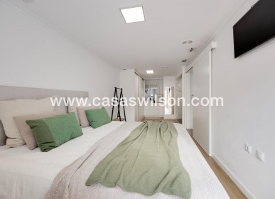 Sale - Apartment - Torrevieja - Centro