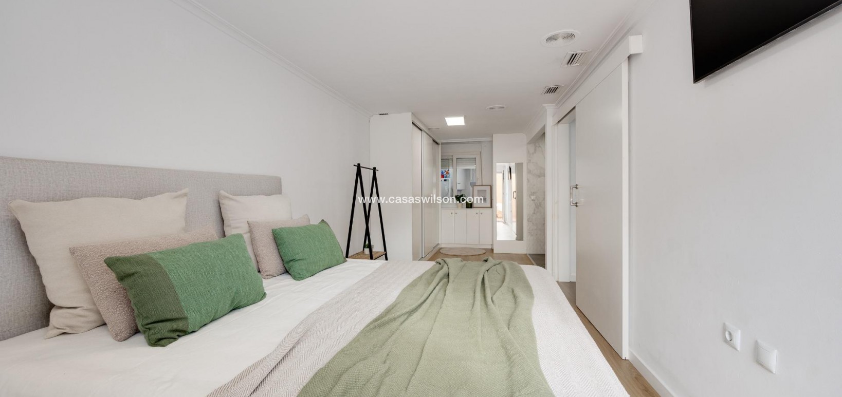 Sale - Apartment - Torrevieja - Centro