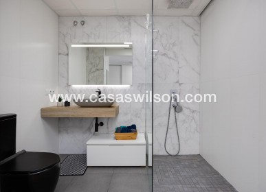 Sale - Apartment - Torrevieja - Centro