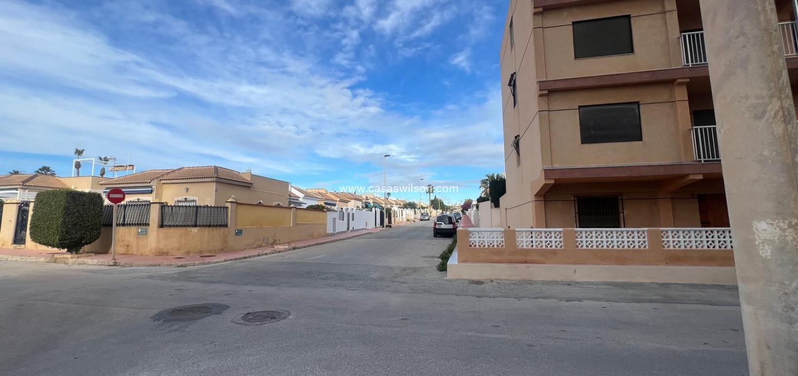 Sale - Apartment - Torrevieja - Zona Los Frutales
