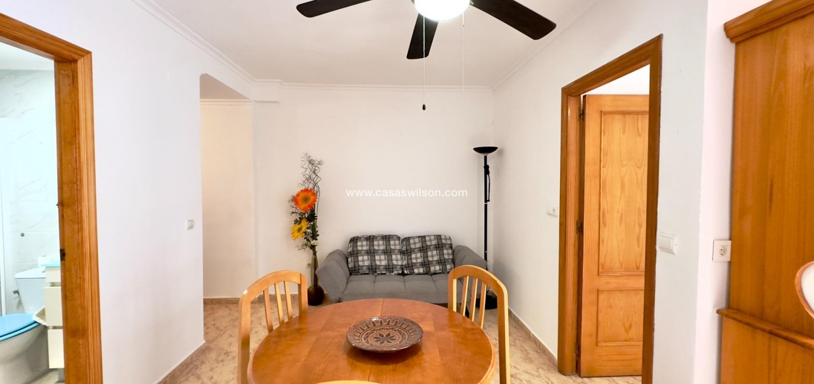 Sale - Apartment - Torrevieja - Centro
