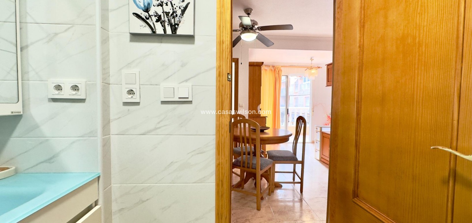 Sale - Apartment - Torrevieja - Centro