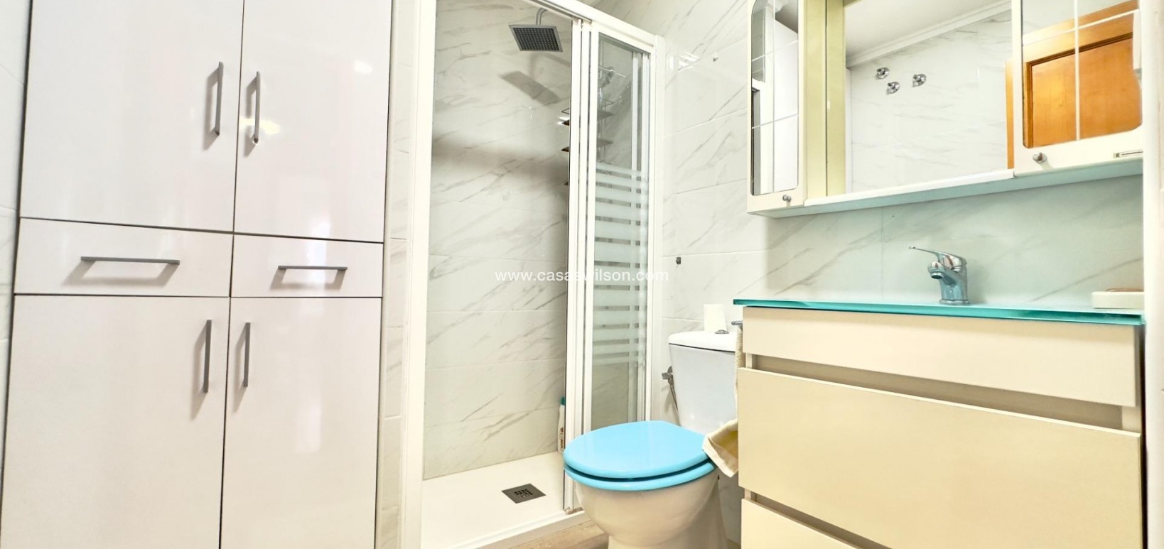 Sale - Apartment - Torrevieja - Centro