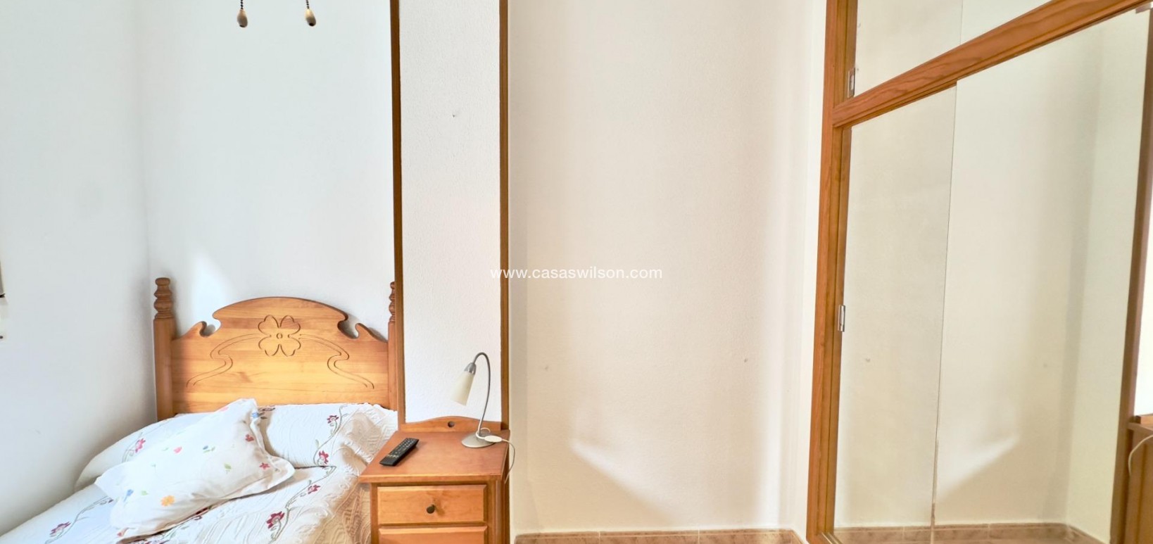 Sale - Apartment - Torrevieja - Centro