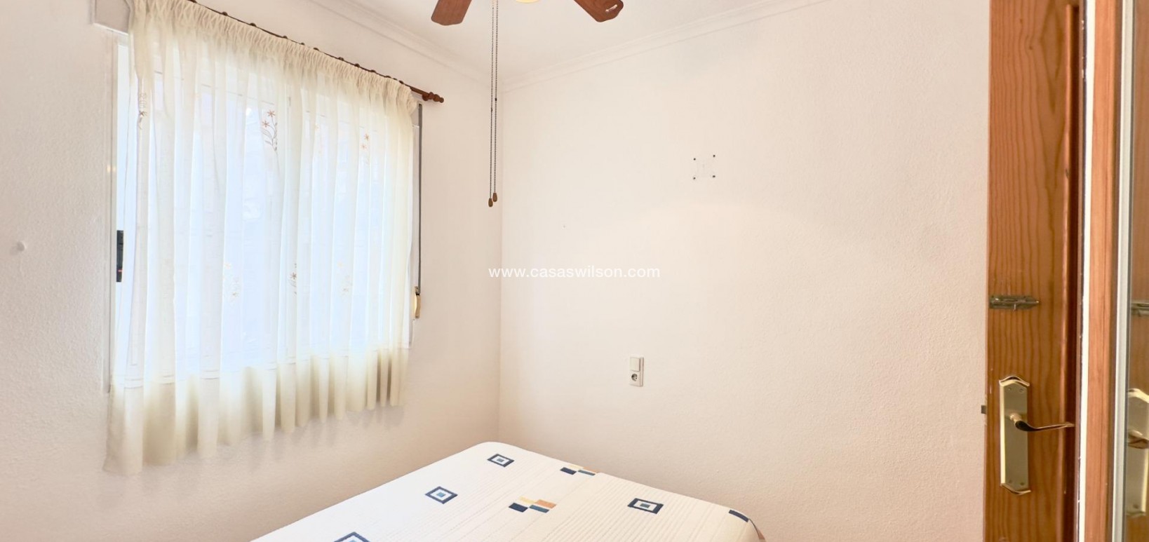 Sale - Apartment - Torrevieja - Centro