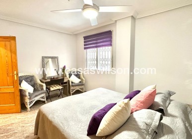 Sale - Apartment - Torrevieja - Centro