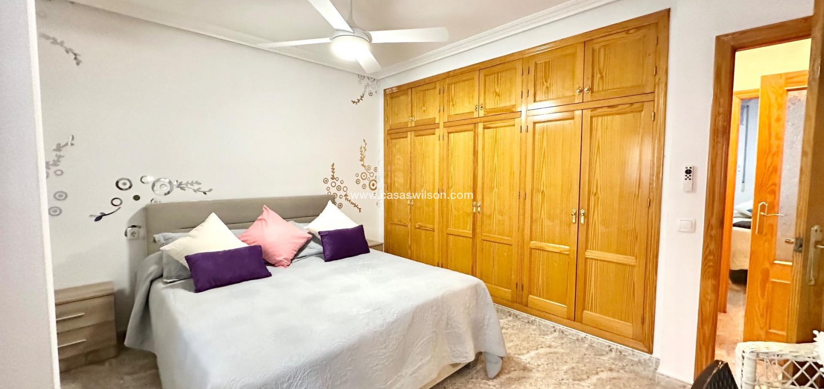 Sale - Apartment - Torrevieja - Centro