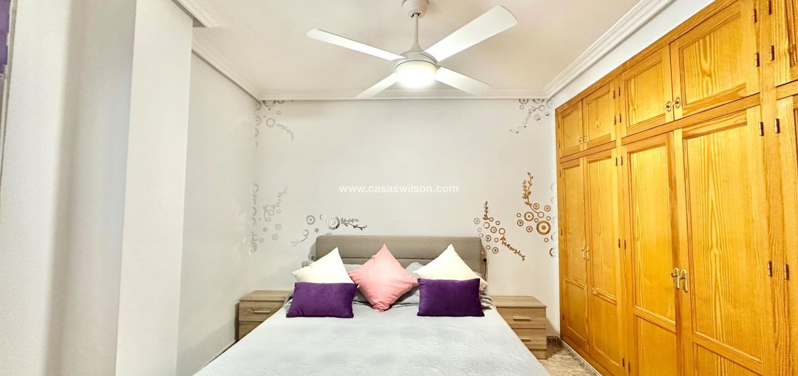 Sale - Apartment - Torrevieja - Centro