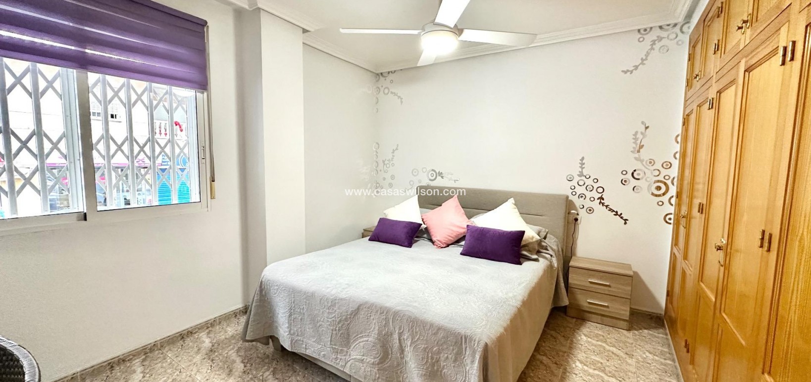 Sale - Apartment - Torrevieja - Centro