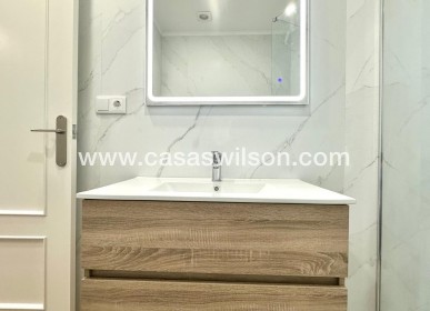 Sale - Appartement - Torrevieja - La Mata pueblo