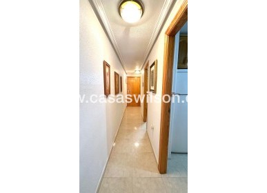 Sale - Apartment - Torrevieja - Centro