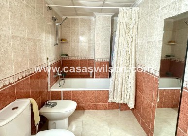 Sale - Apartment - Torrevieja - Centro
