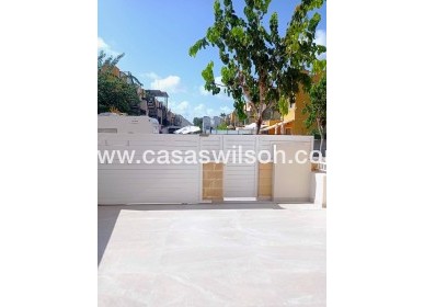 Sale - Townhouse - Pilar de la Horadada