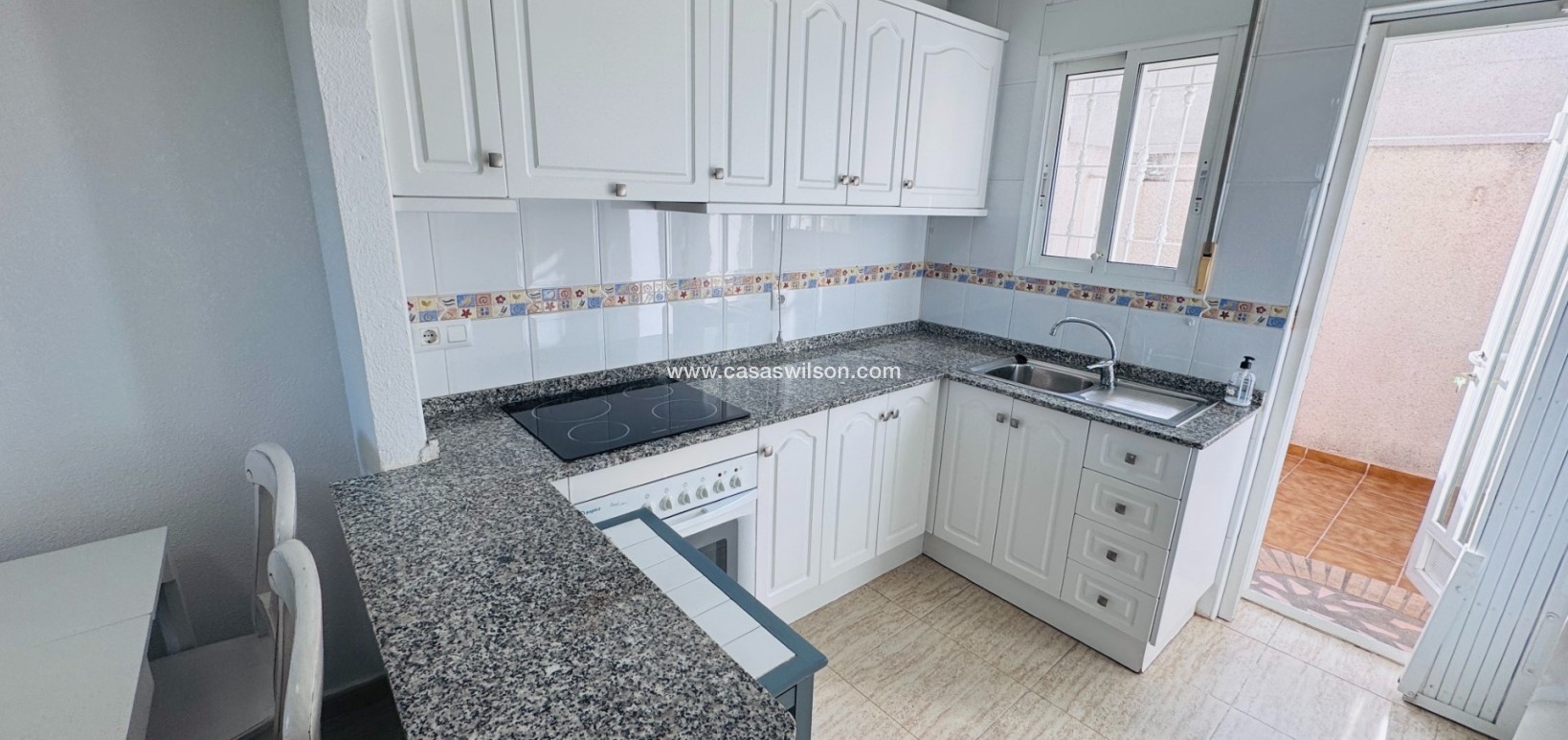 Venta - Adosado - Daya Nueva