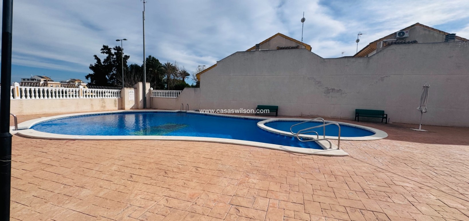 Venta - Adosado - Daya Nueva