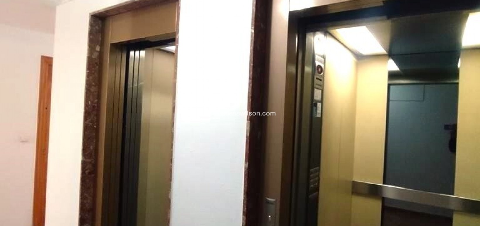 Sale - Apartment - Torrevieja - CASCO URBANO