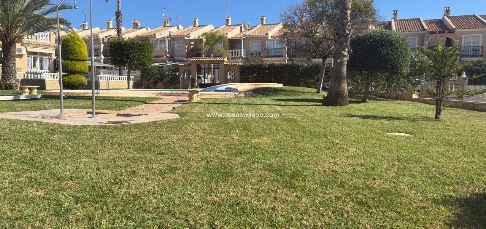 Sale - Townhouse - Torrevieja - Aguas Nuevas