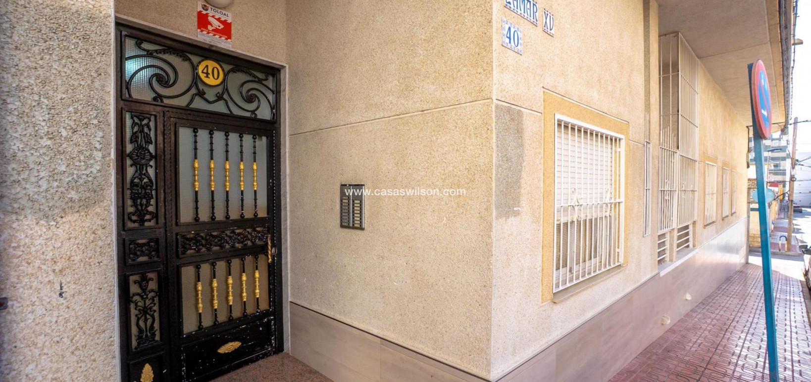 Sale - Apartment - Torrevieja - Centro