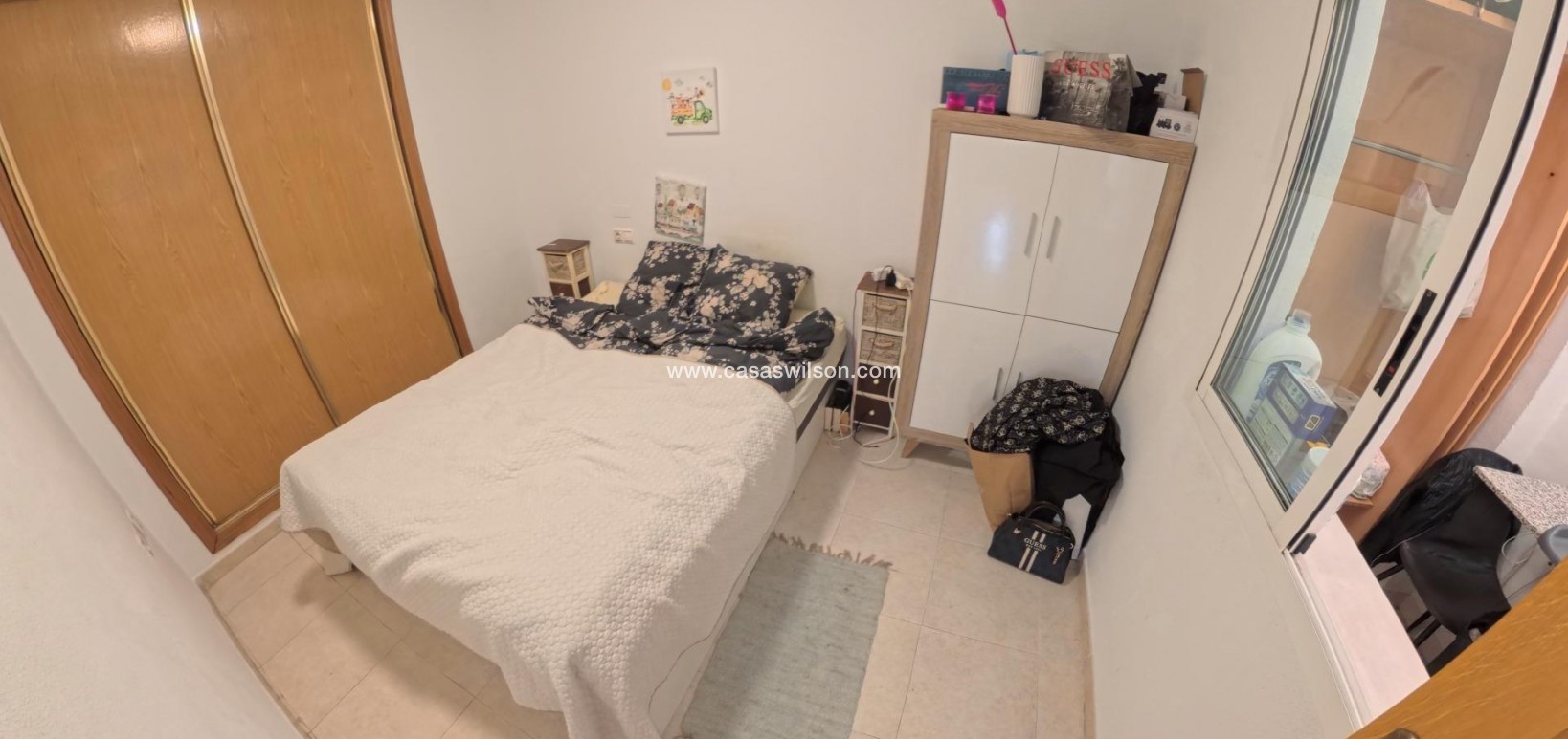 Sale - Apartment - Torrevieja - Centro