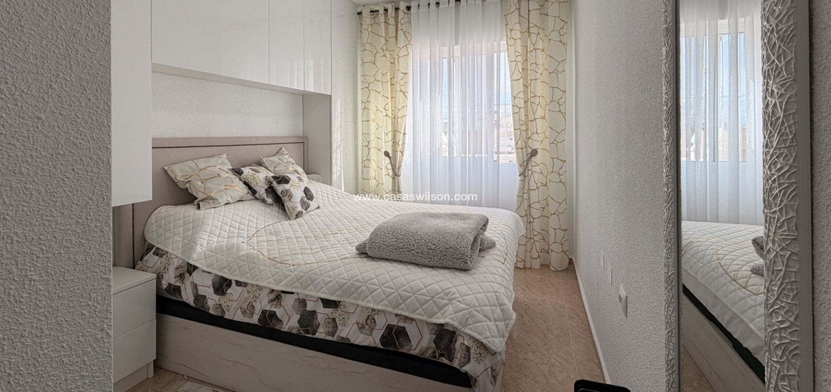 Sale - Apartment - Torrevieja - Urb. Calas Blancas III