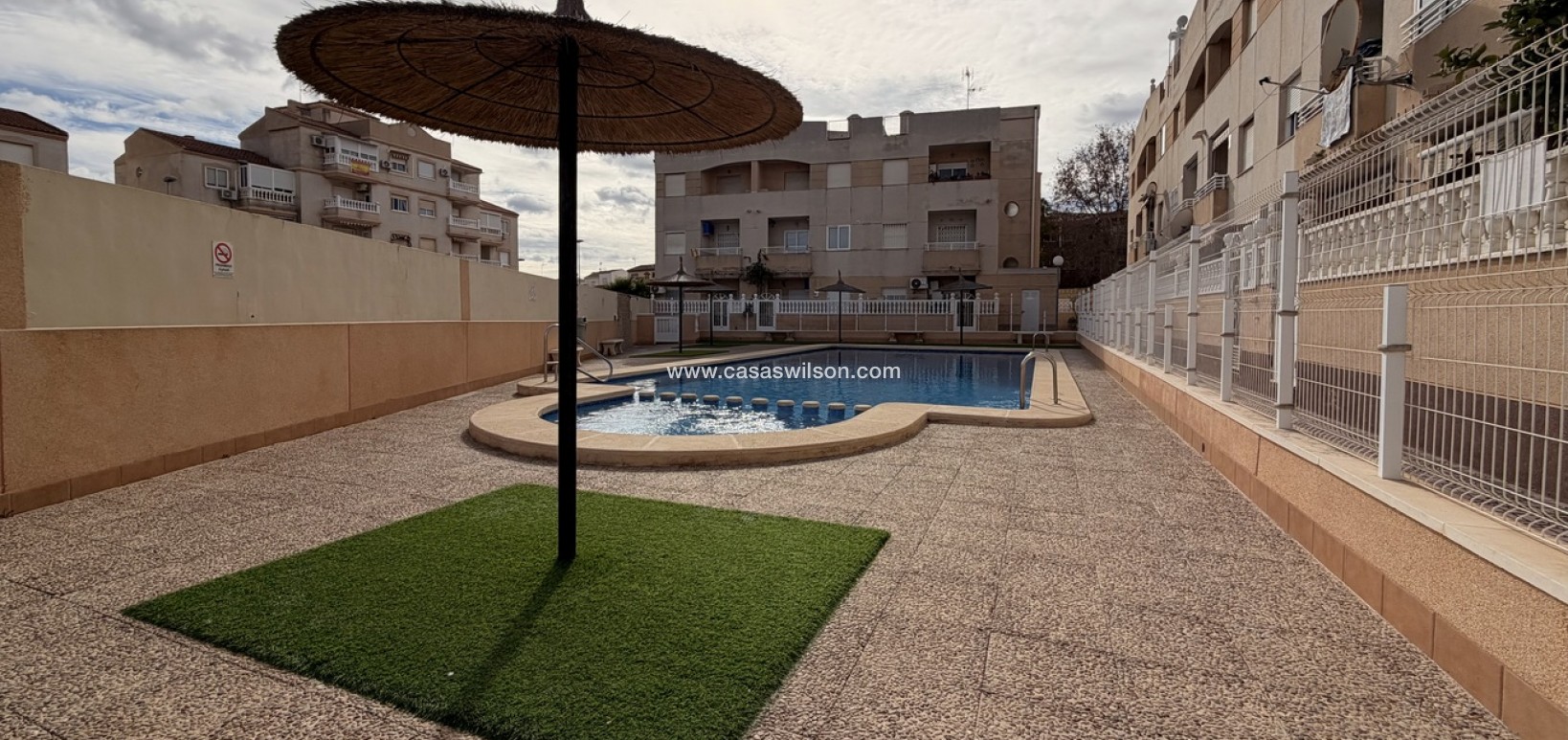 Sale - Apartment - Torrevieja - Urb. Calas Blancas III