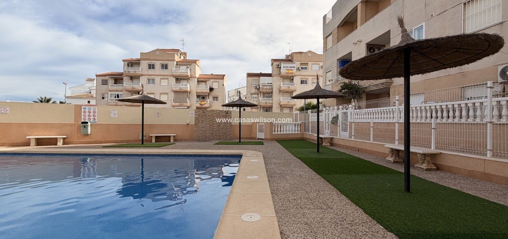 Sale - Apartment - Torrevieja - Urb. Calas Blancas III