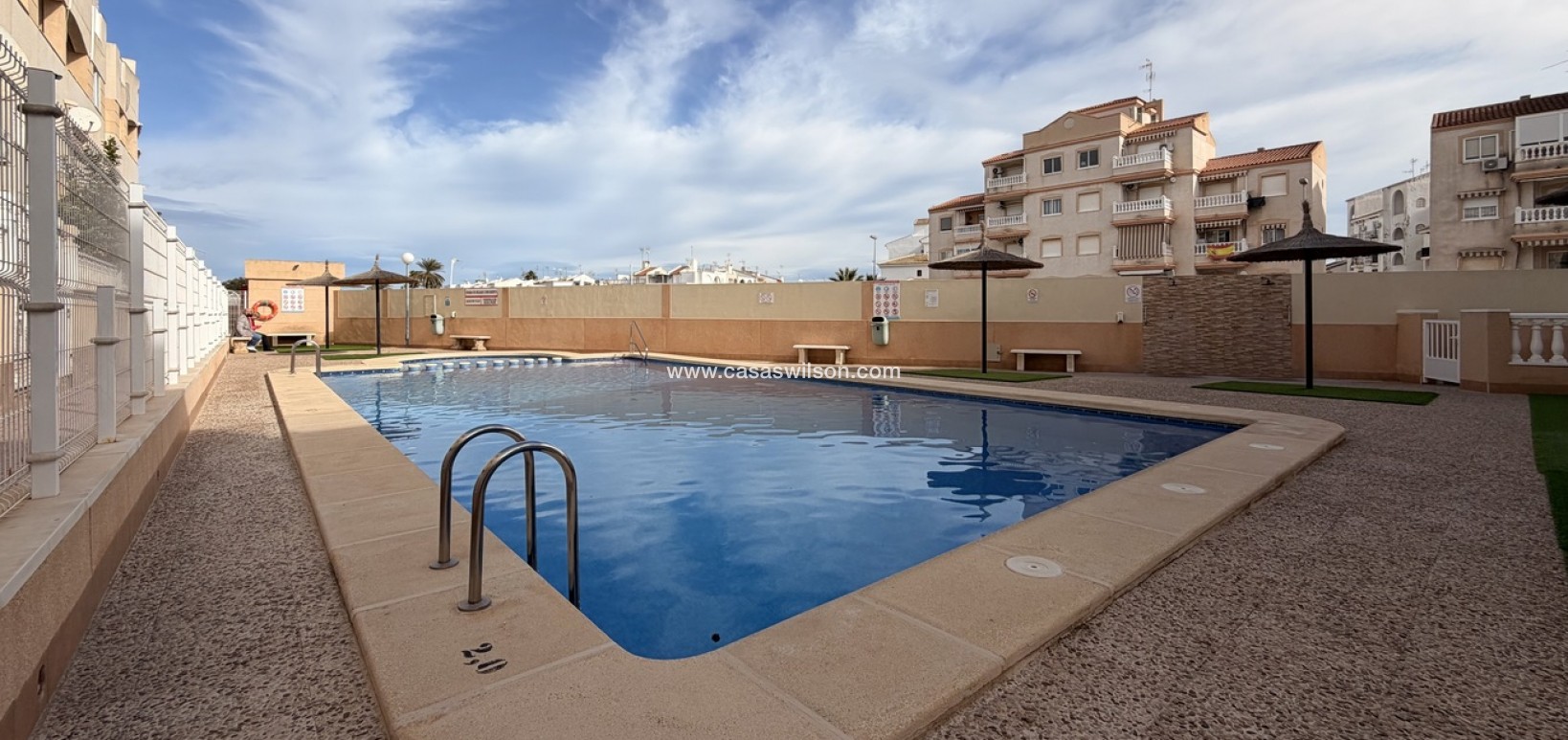 Sale - Apartment - Torrevieja - Urb. Calas Blancas III
