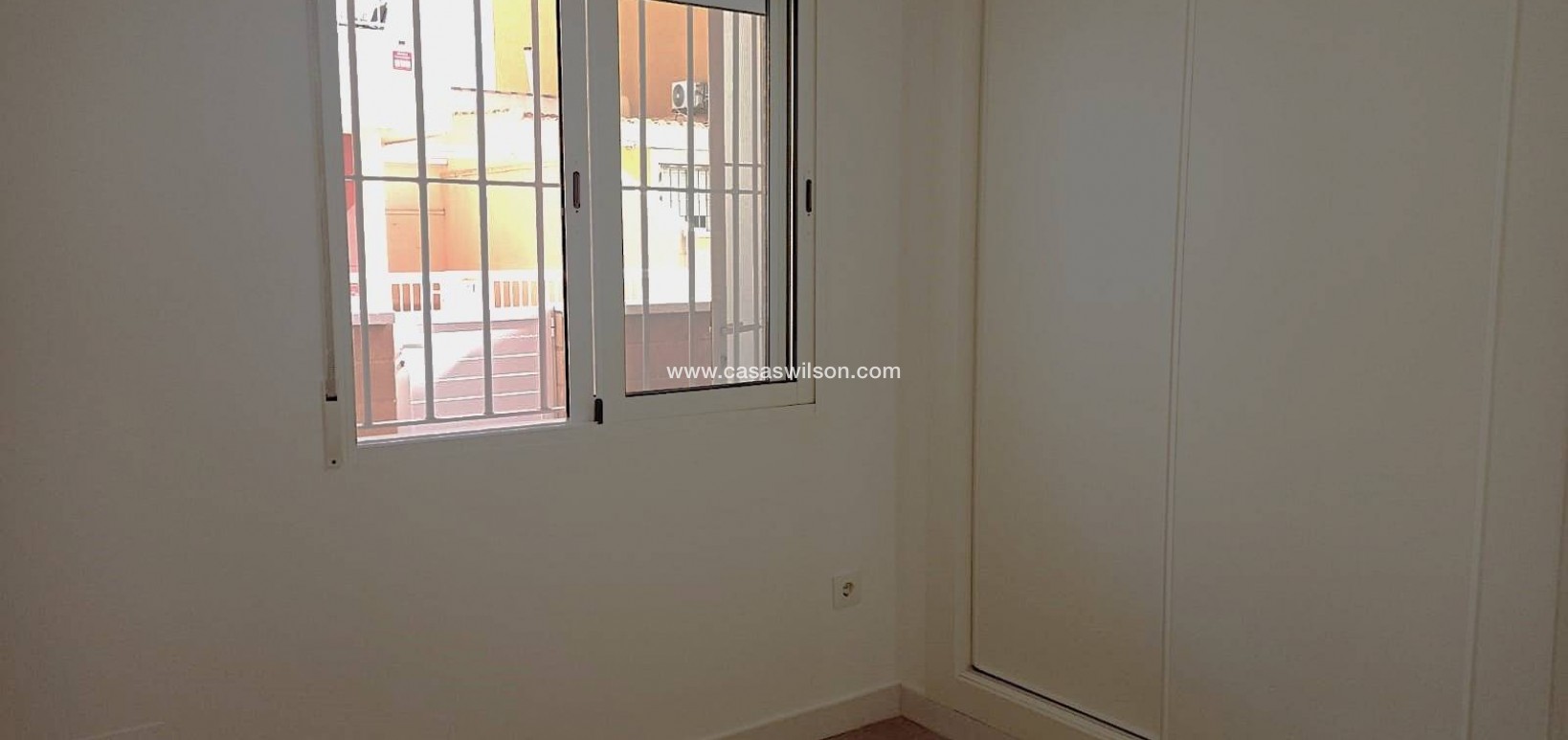 Sale - Townhouse - Pilar de la Horadada