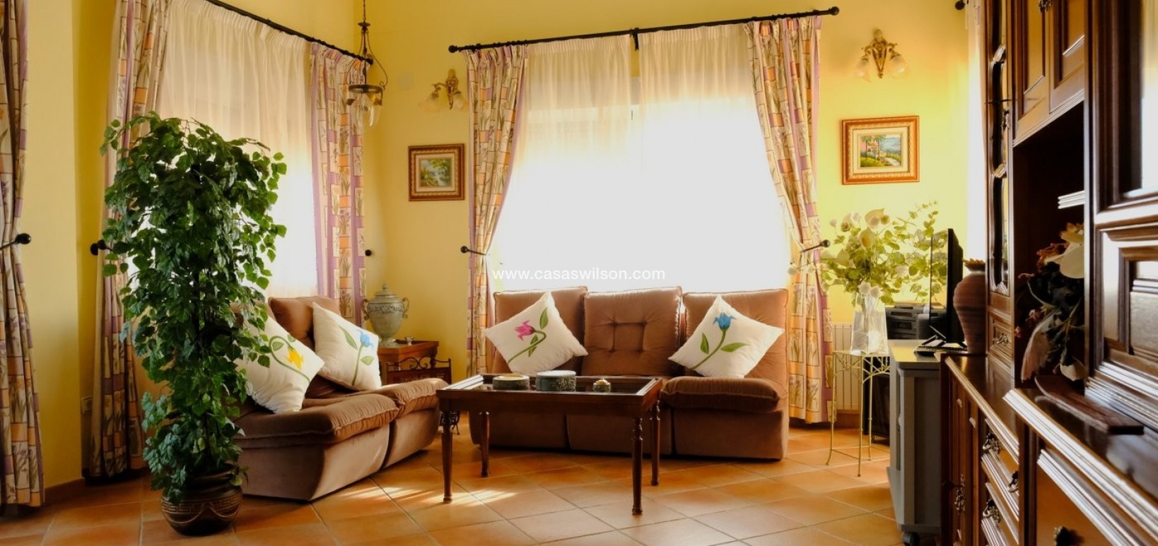 Sale - Country Property/Finca - Orihuela