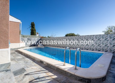 Sale - Villa - Torrevieja - Urbanización San Luis