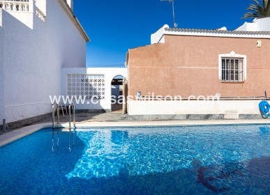 Sale - Villa - Torrevieja - Urbanización San Luis