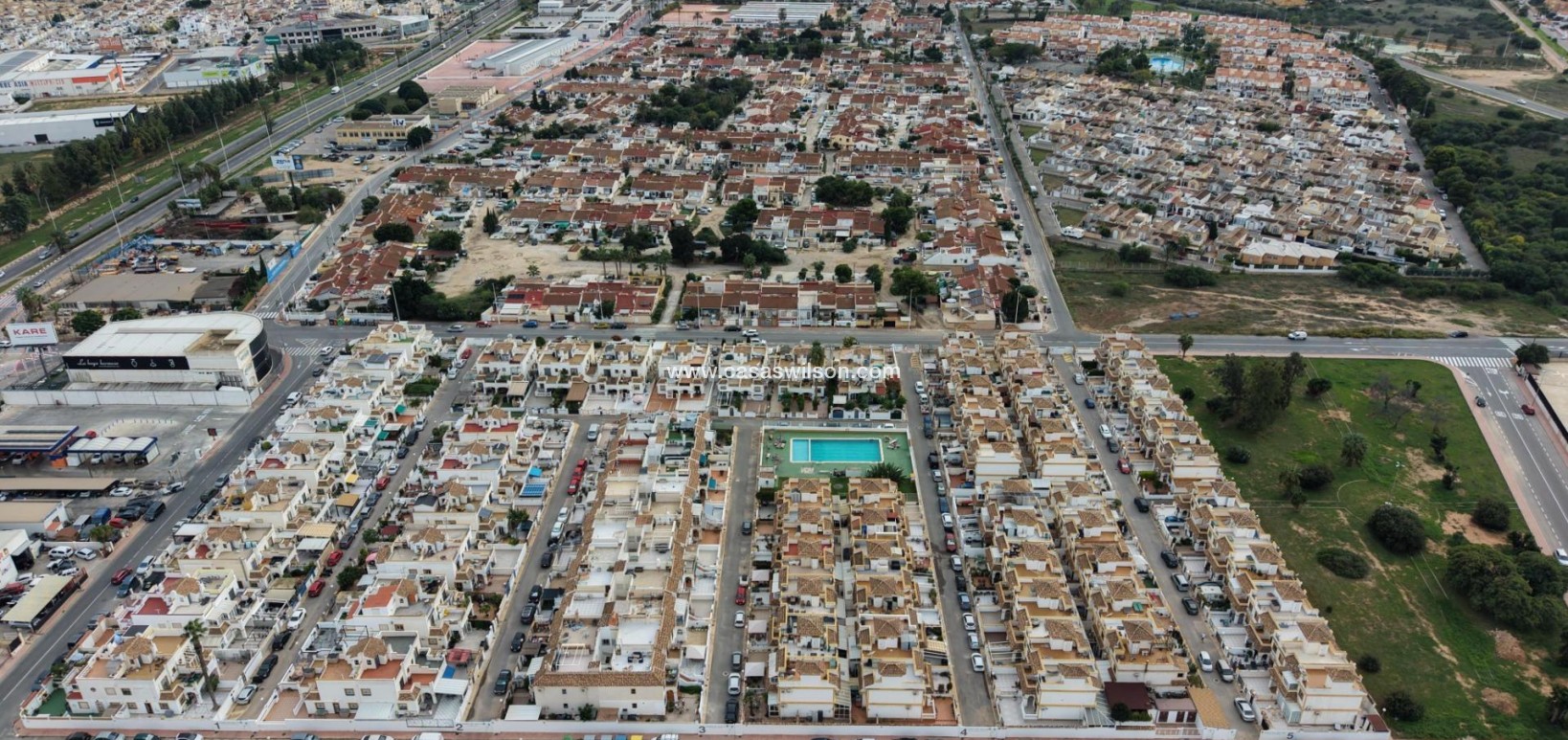 Sale - Bungalow - Torrevieja - El Limonar