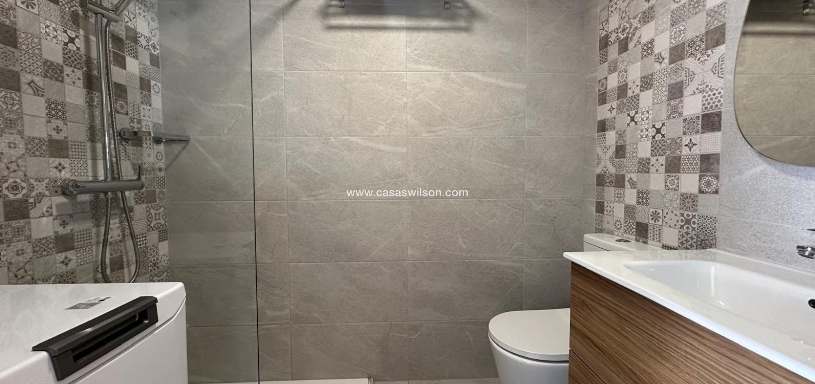 Sale - Bungalow - Torrevieja - Los Balcones