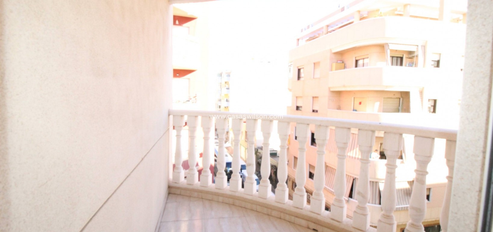 Sale - Apartment - Torrevieja - Centro
