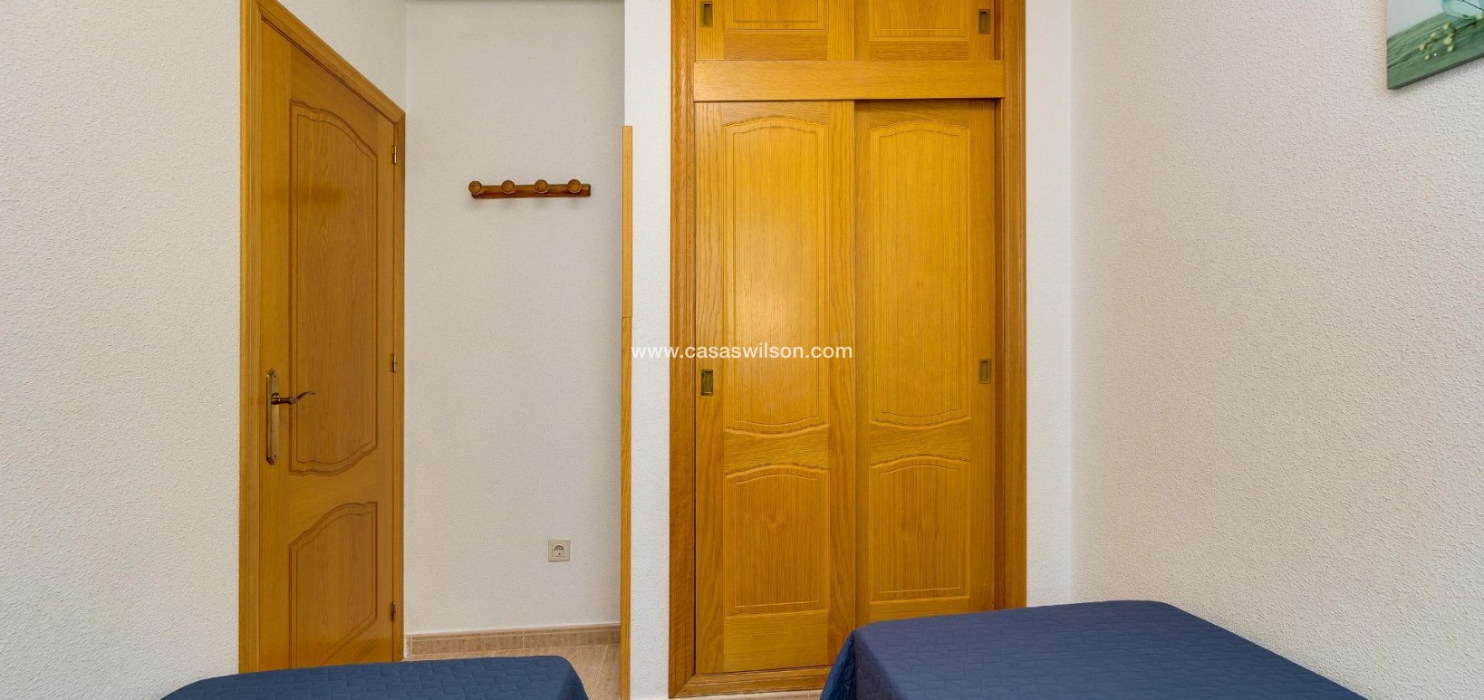 Sale - Apartment - Torrevieja - Estacion De Autobuses