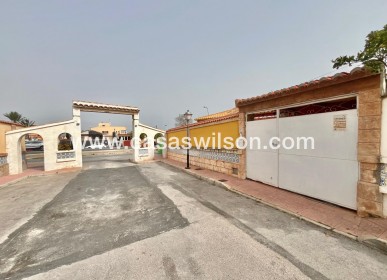 Sale - Villa - Torrevieja - Los Balcones - Los Altos del Edén