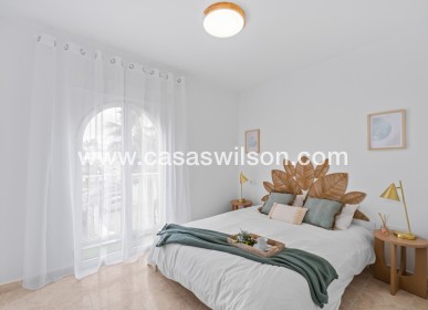 Sale - Townhouse - La Florida - Inland