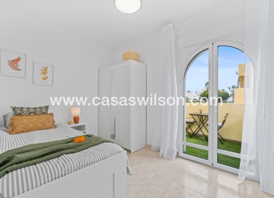 Sale - Townhouse - La Florida - Inland