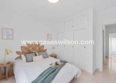 Sale - Townhouse - La Florida - Inland