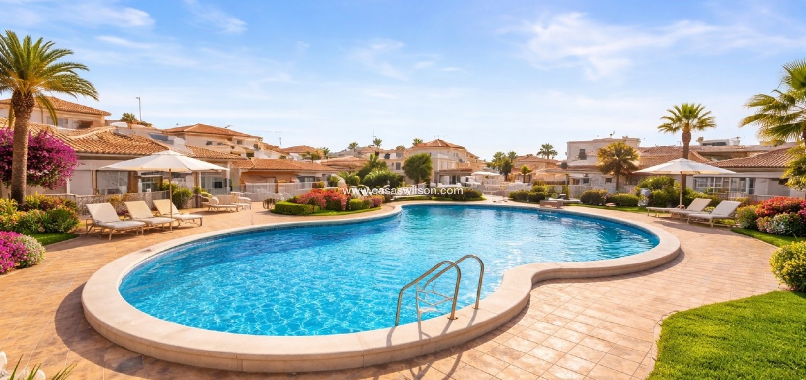 Sale - Townhouse - La Florida - Inland