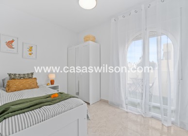 Sale - Townhouse - La Florida - Inland