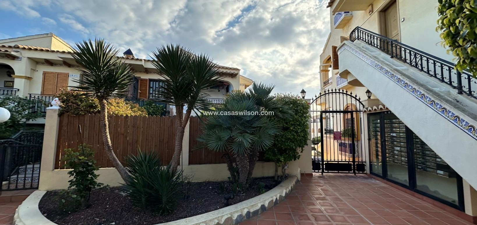 Sale - Appartement - Torrevieja - Sector 25