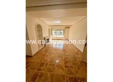 Sale - Apartment - Torrevieja - Centro