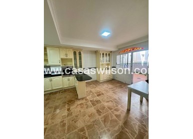 Sale - Apartment - Torrevieja - Centro