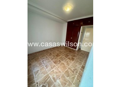 Sale - Apartment - Torrevieja - Centro