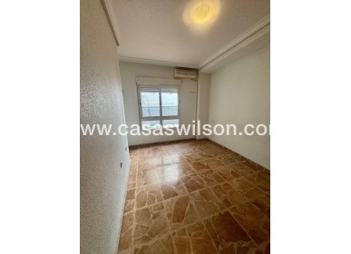 Sale - Apartment - Torrevieja - Centro