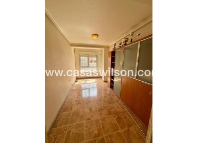 Sale - Apartment - Torrevieja - Centro