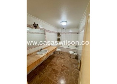 Sale - Apartment - Torrevieja - Centro